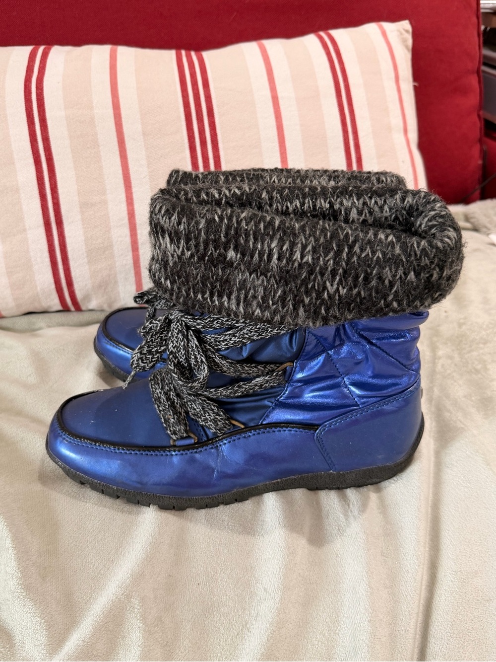 Sporto Metallic Blue Winter Boots with Black Knit Cuff